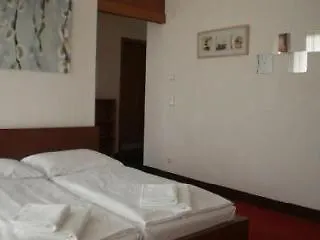 Elegant Apartotel Berlin 3*,